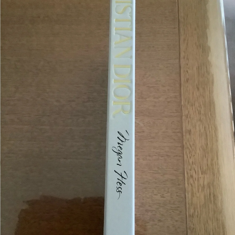 “Christian Dior”-Megan Hess. Hardcover Coffee Table Book. - Picture 5 of 6